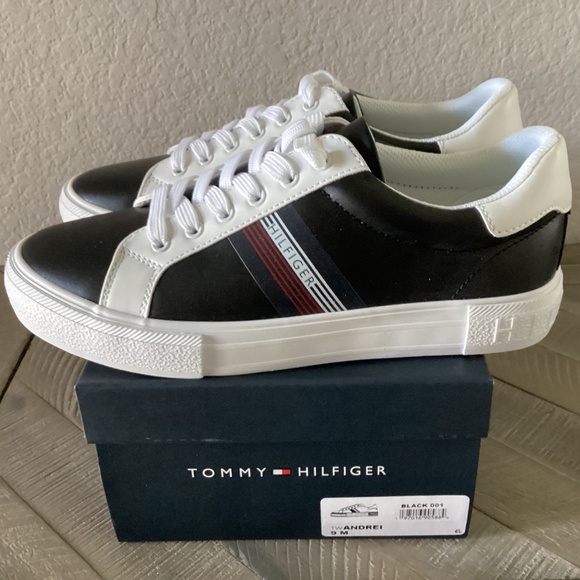 Tommy Hilfiger Shoes - TOMMY HILFIGER Women's Andrei Casual Lace Up Sneakers, size 9